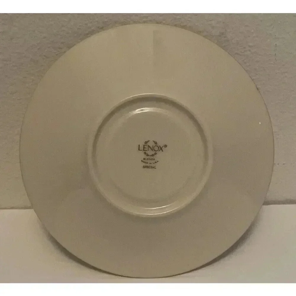 Lenox Holiday Holly Special Christmas Cup‎ and Saucer Coffee  Porcelain Ivory